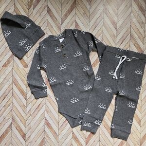 Boho Baby Ribbed Gray Lounge Set 3pcs Sun Print Romper, Leggings & Beanie Outfit